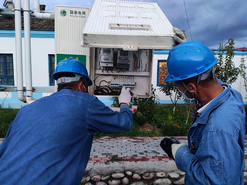 國網伊犁供電公司：搶修不停歇 燈火暖民心