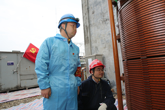 大唐石門(mén)發(fā)電公司順利完成2號(hào)主變吊罩工作