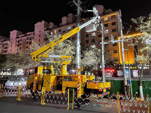 烏海電業(yè)局配電帶電作業(yè)處：堅守蒙電責任，勇戰(zhàn)寒潮