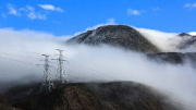 安全運(yùn)行十年“電力天路”點亮雪域高原