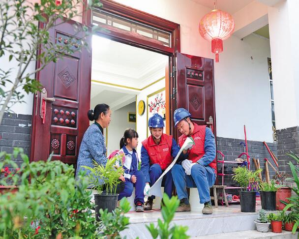 國家電網四川電力(成都)連心橋共產黨員服務隊心貼心“零距離” 服務社區(qū)群眾