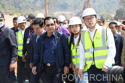 柬埔寨首相洪森視察水電十五局承建的水電站項(xiàng)目