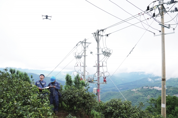 電耀阿佤山——云南滄源電網(wǎng)客戶平均停電時間兩年下降近50%的背后