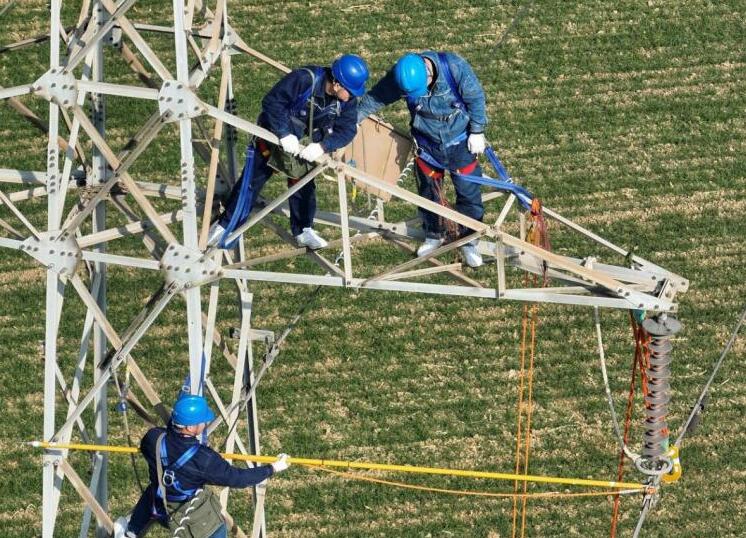 國網(wǎng)濉溪縣供電公司首次成功開展110千伏輸電線路帶電作業(yè)