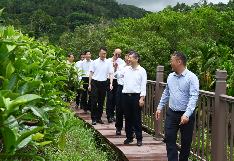 生態(tài)環(huán)境部部長黃潤秋赴海南省調研生態(tài)環(huán)境保護和核與輻射安全監(jiān)管工作