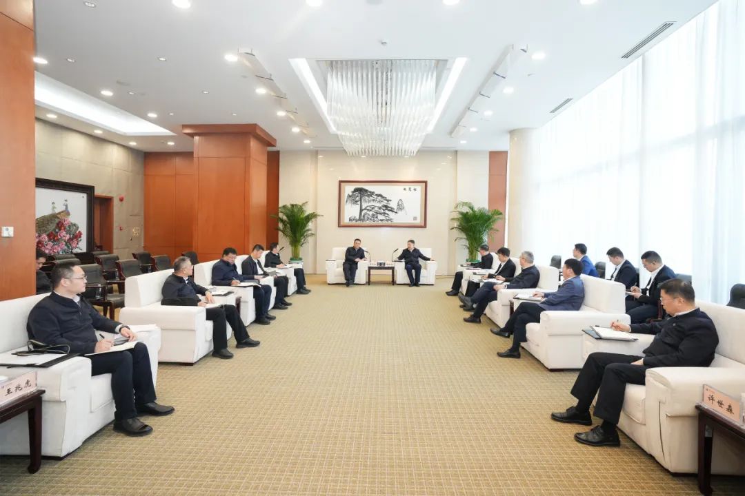 華能集團董事長溫樞剛、總經(jīng)理張文峰會見哈電集團董事長曹志安、總經(jīng)理黃偉