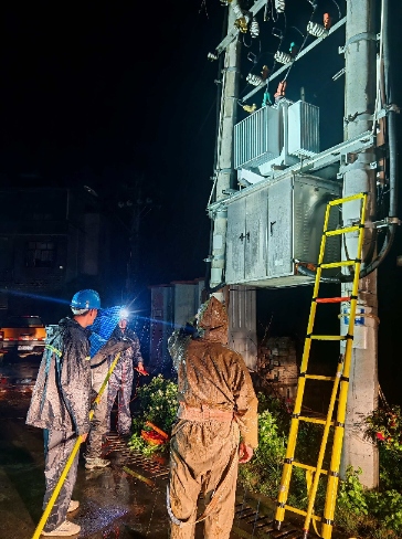湖北通城：驚雷過后，150戶停電無訴求